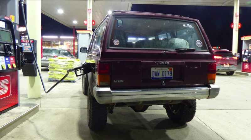 Illustration for article titled What It Was Like Taking a Road Trip in a 255,000 Mile Jeep Powered By a $145 Engine